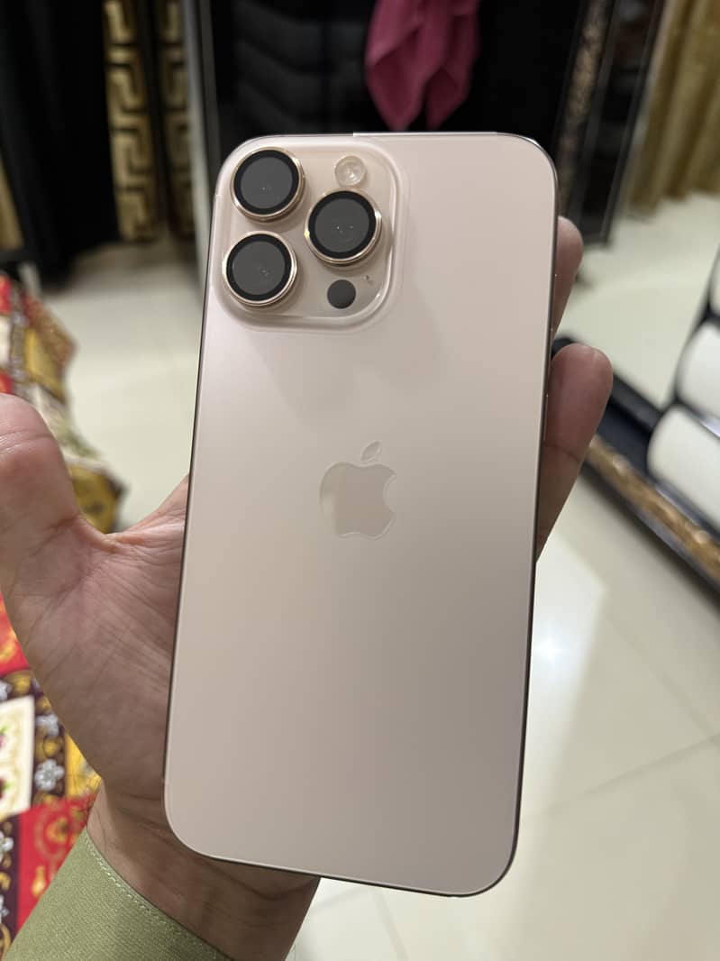 Apple iPhone 16 Pro Max 1
