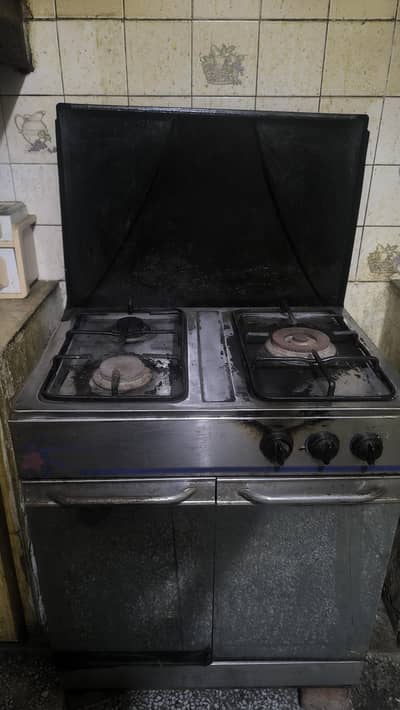 Gas stove with storage cabinet