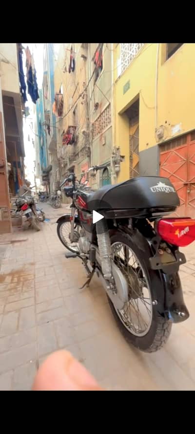 bike bilkul ok ha Kuch Kam nhi ha April month ki bike ha