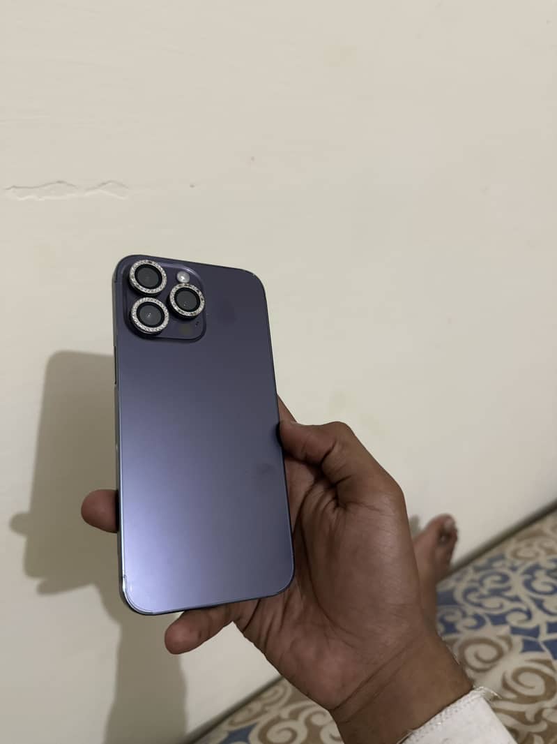 Apple iPhone 14 Pro Max 1