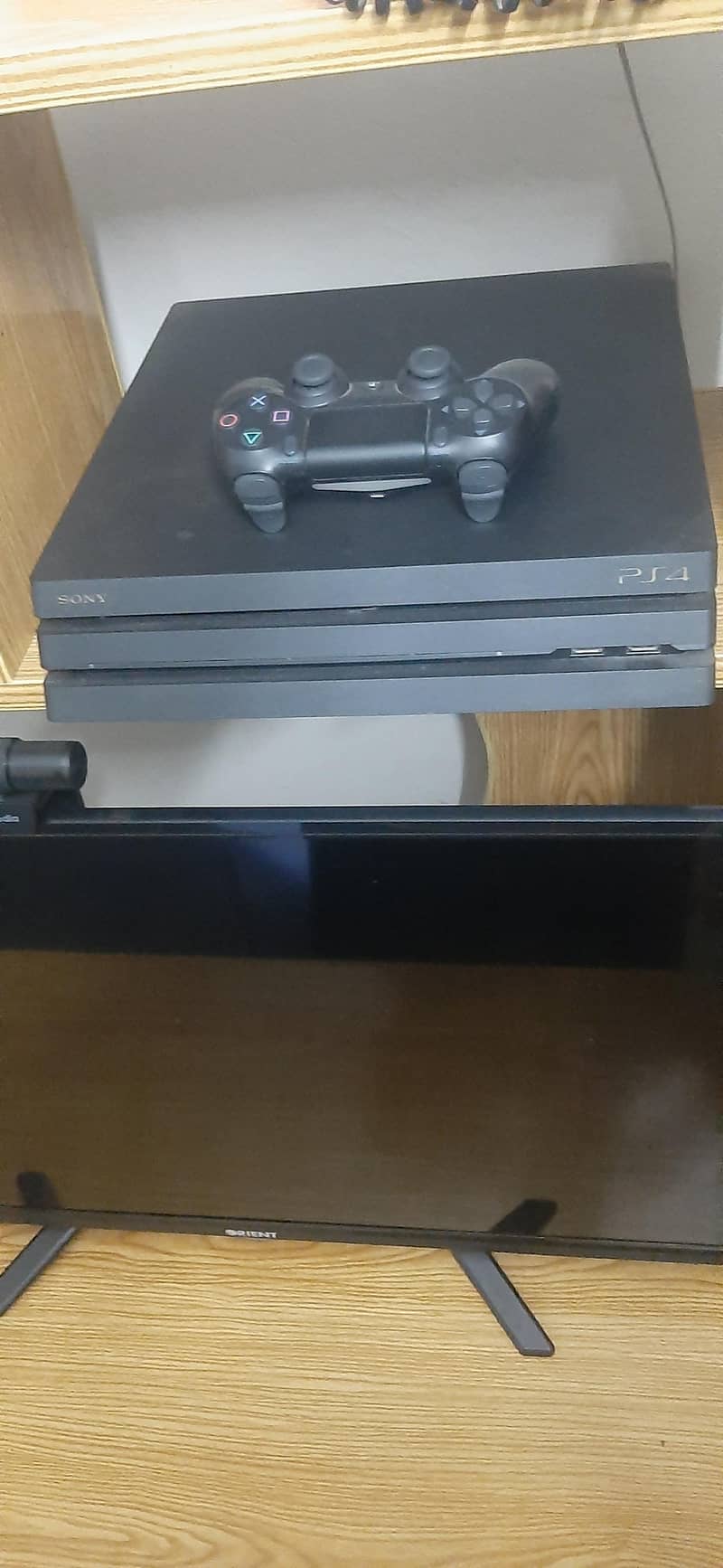PS4 Pro 1TB 1