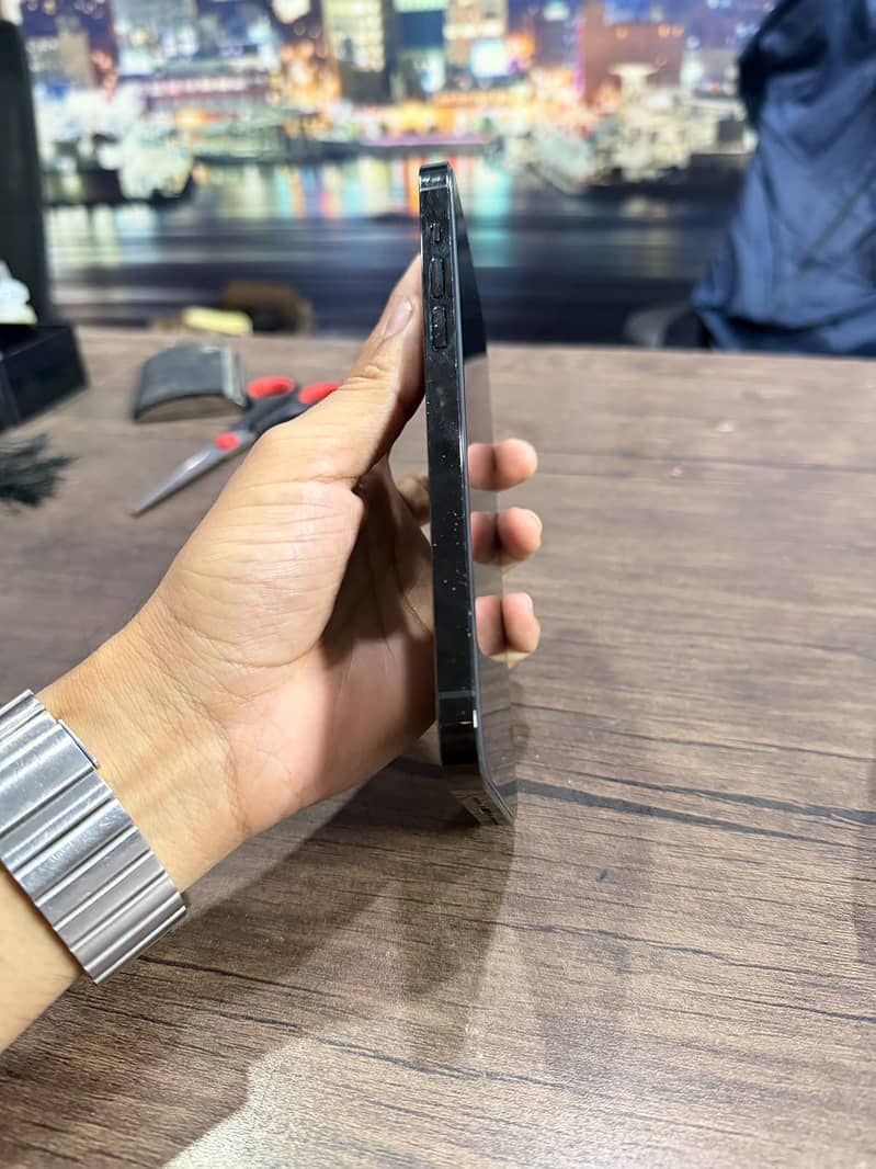 Apple iPhone 14 Pro Max 3