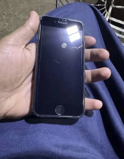 Apple iPhone SE