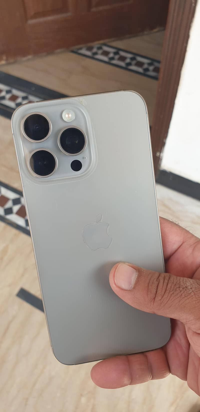 Apple iPhone 15 Pro Max 1