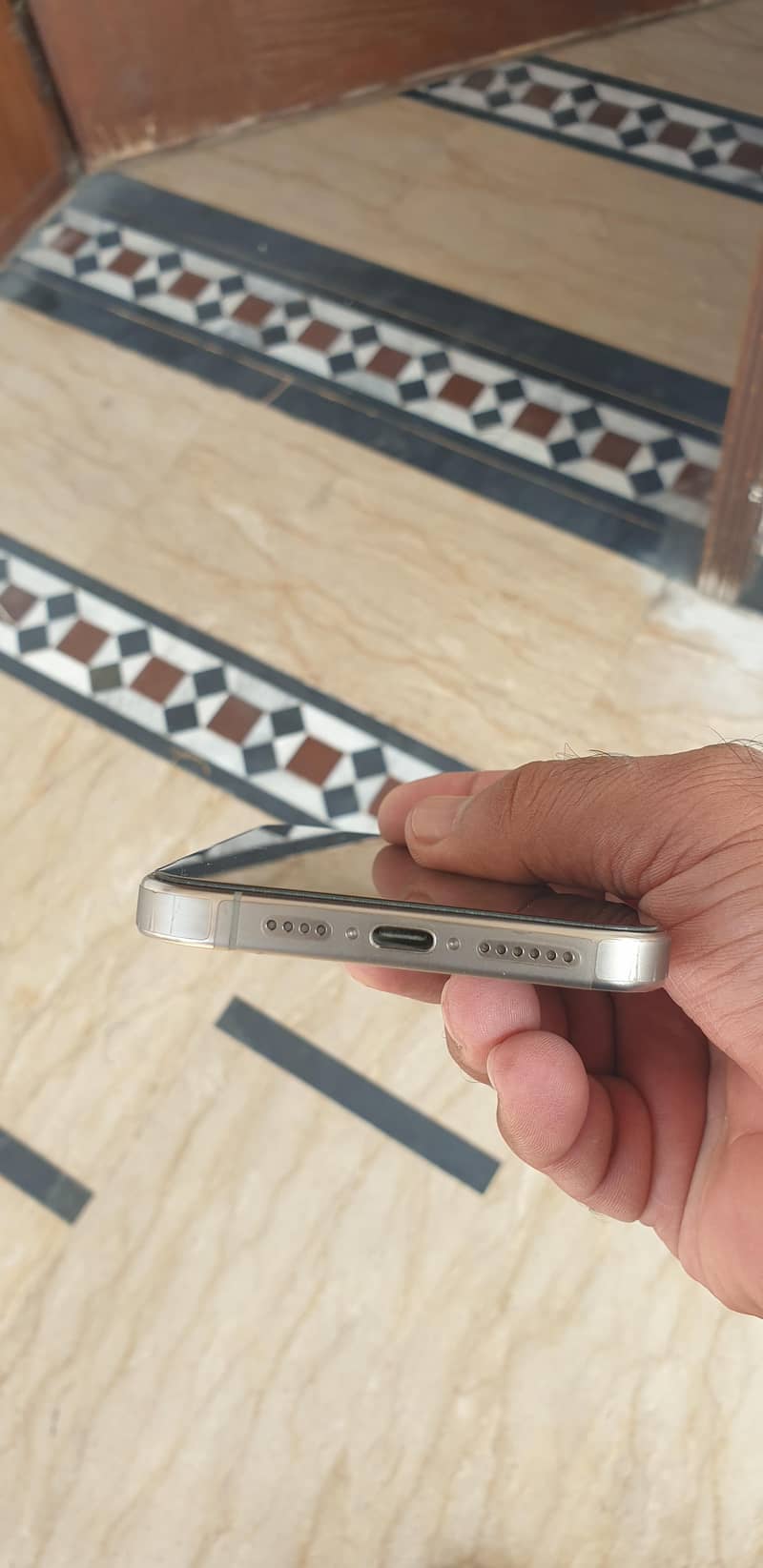 Apple iPhone 15 Pro Max 4