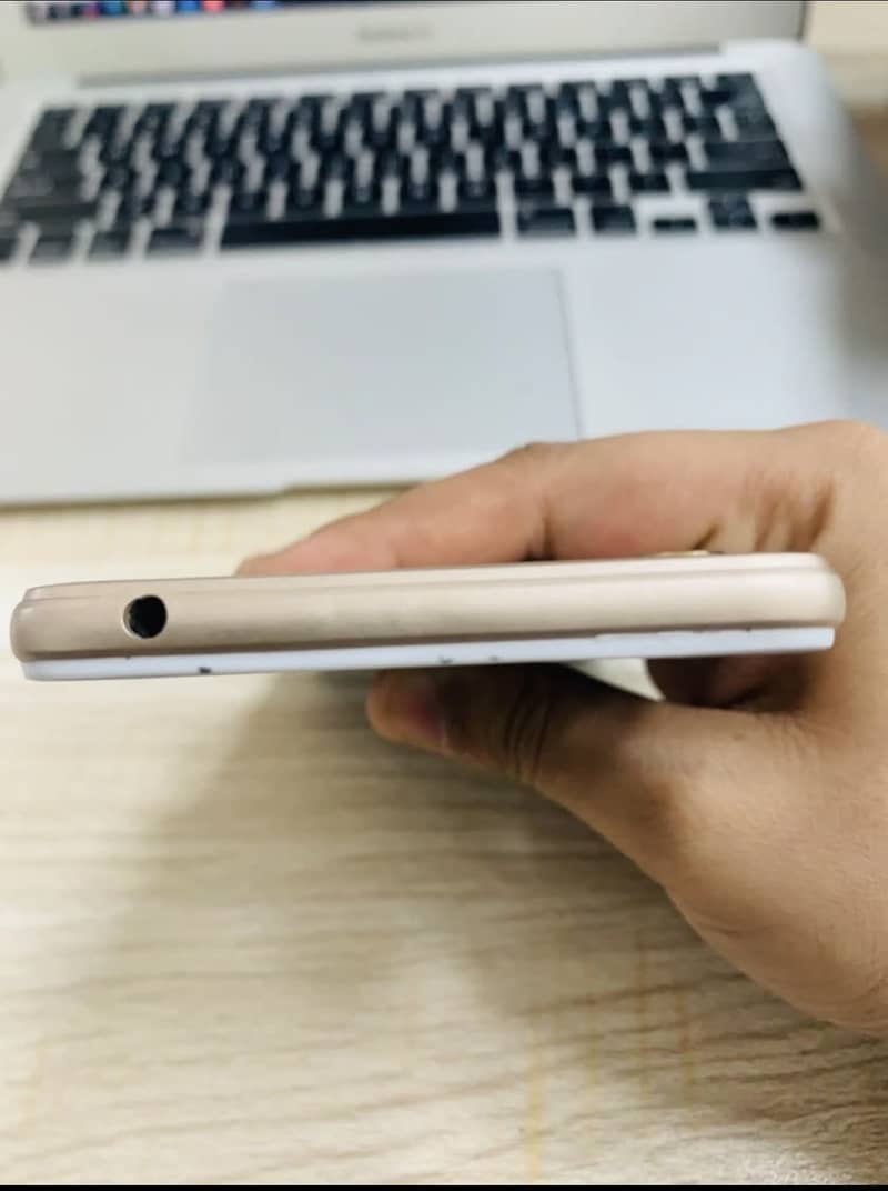 OPPO A37 4