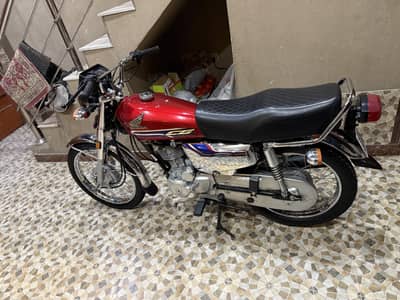Honda CG125 Special Edition Red color in showroom condition