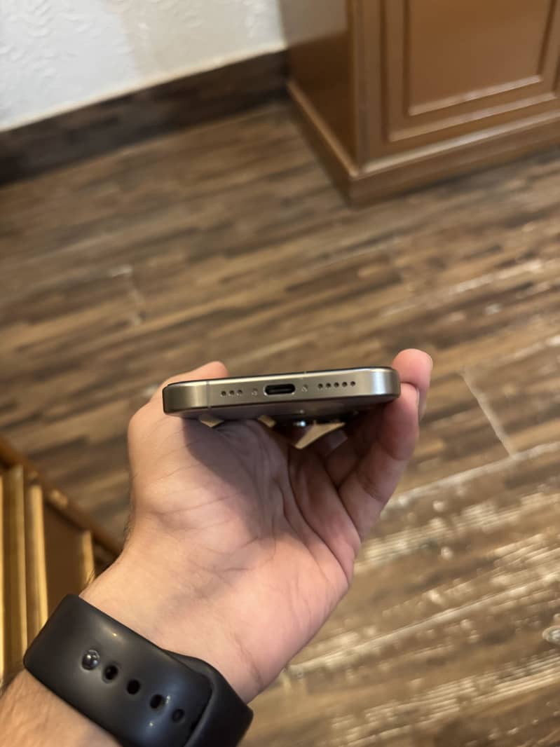 Iphone 15 Pro (JV) 3