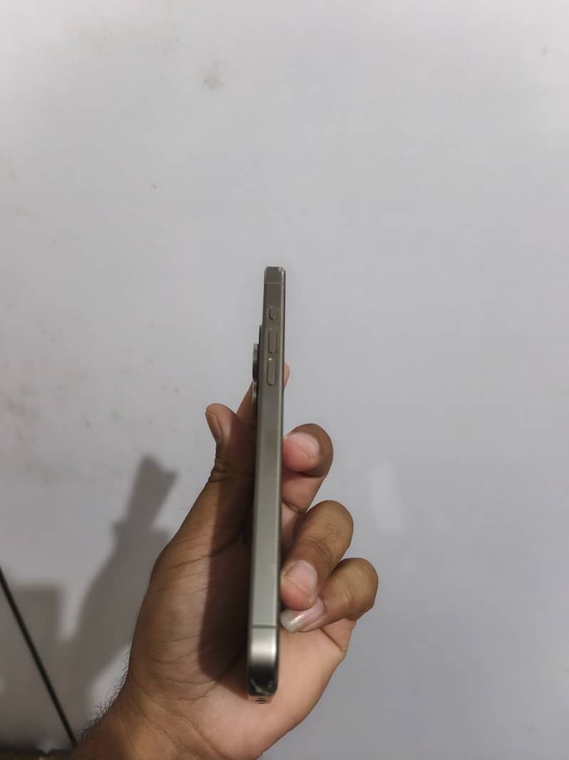 Apple iPhone 15 Pro Max 3