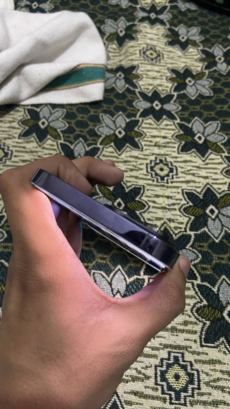 iPhone 14 Pro Max 2