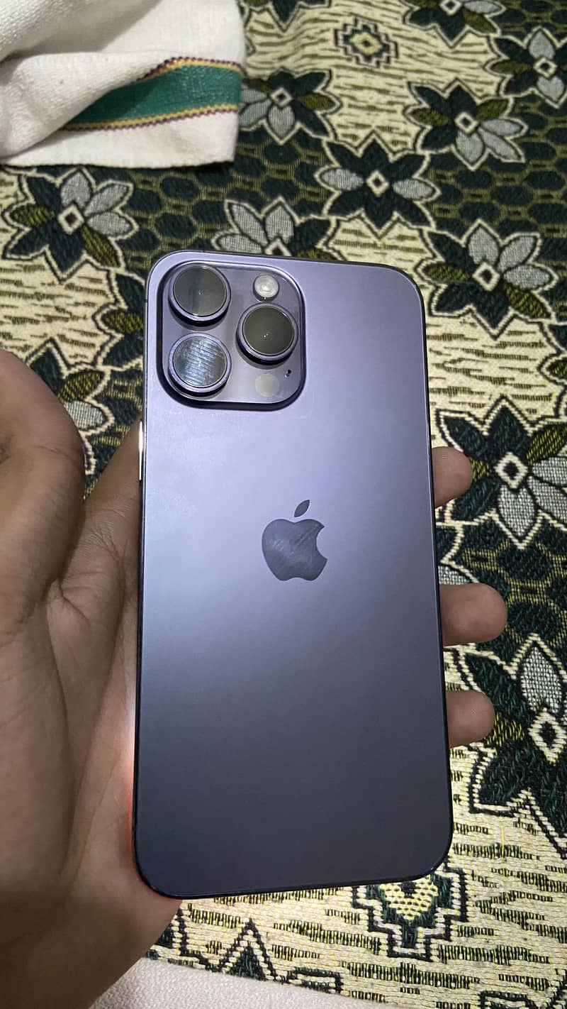 iPhone 14 Pro Max 4