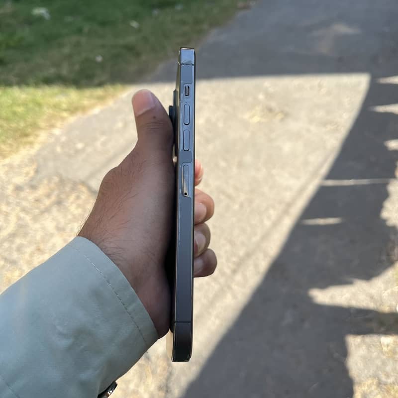 Apple iPhone 13 Pro Max 3