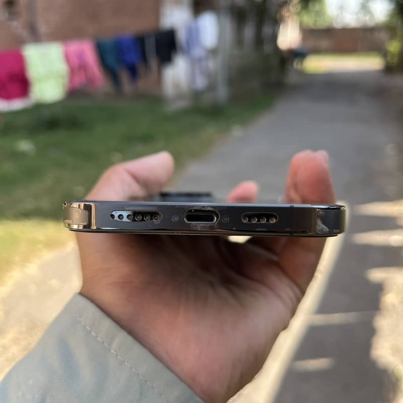 Apple iPhone 13 Pro Max 4