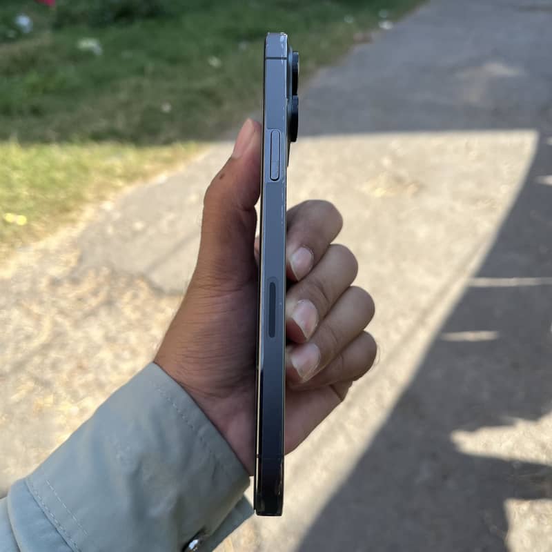 Apple iPhone 13 Pro Max 5