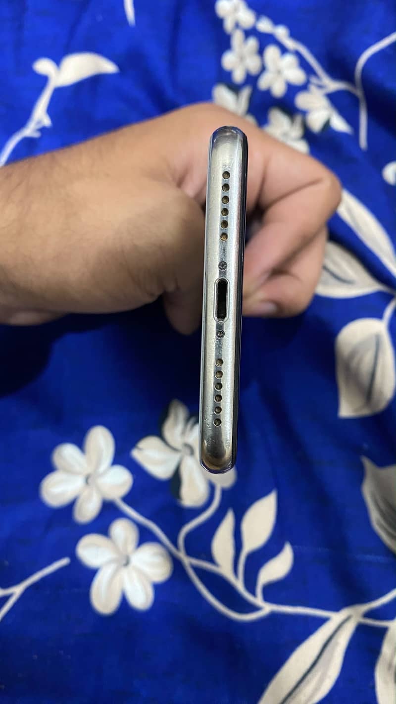 Apple iPhone X 5