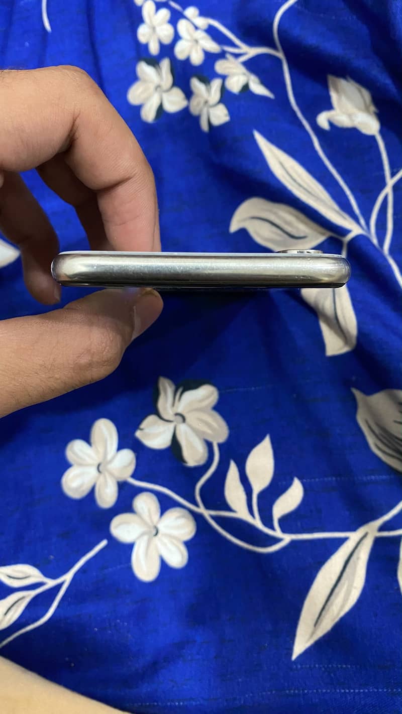 Apple iPhone X 6