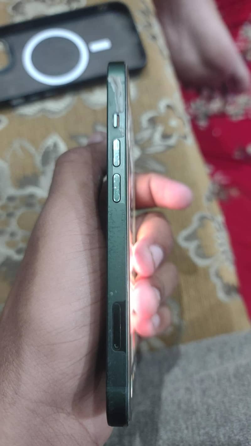 Apple iPhone 13 1