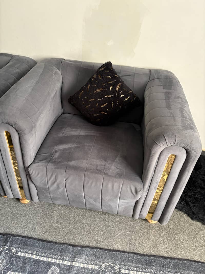 5 seater sofa 0