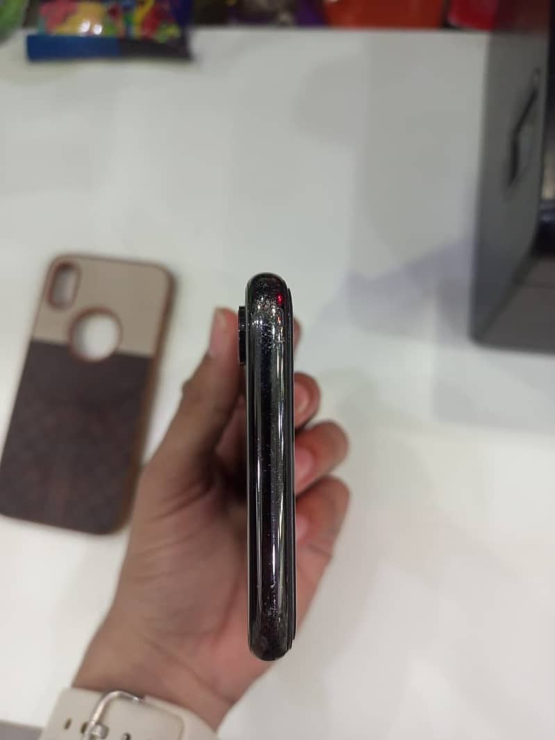 Apple iPhone X 3