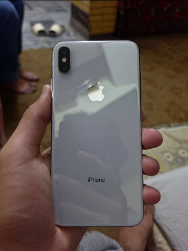 Apple iPhone XS Max 0