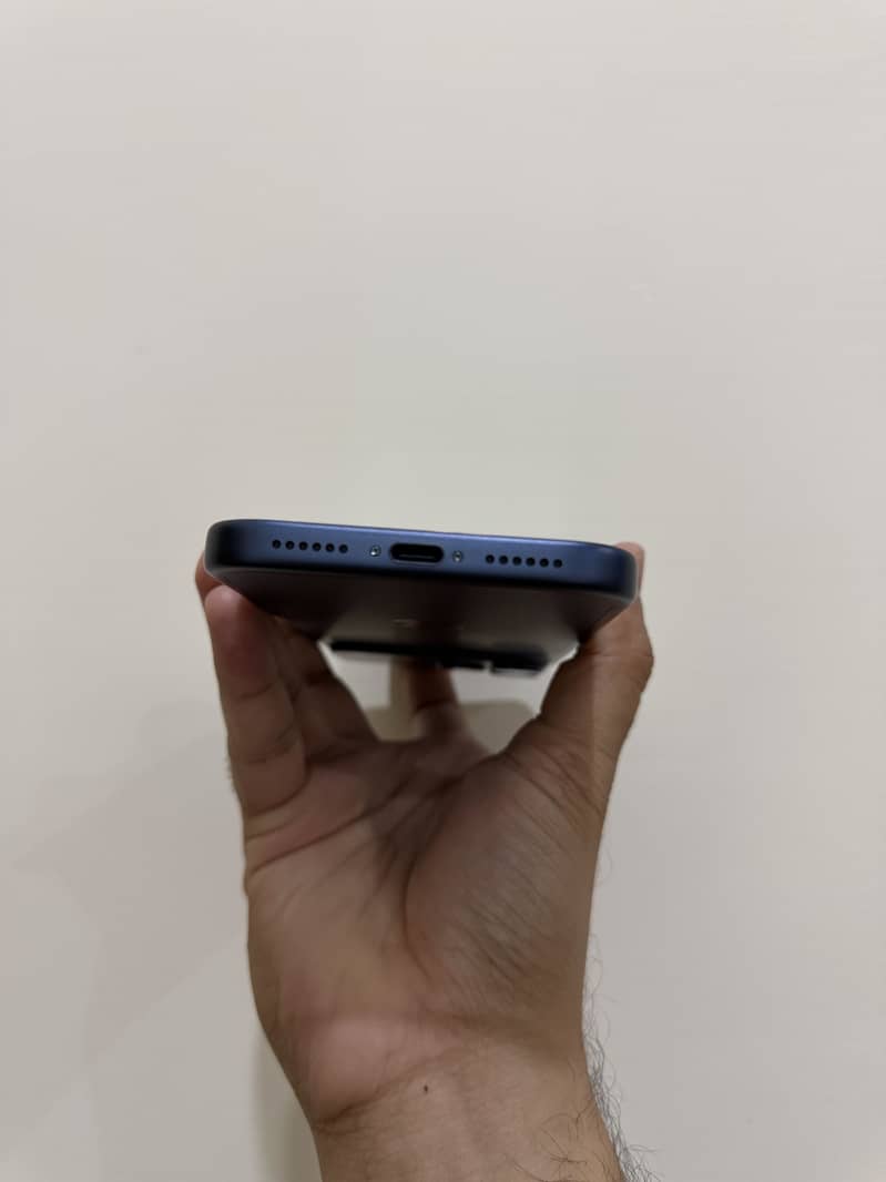 Apple iPhone 17 Pro Max 4