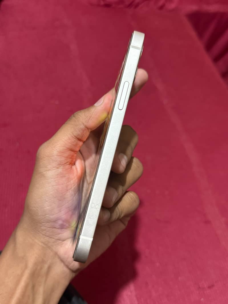 Apple iPhone 12 1