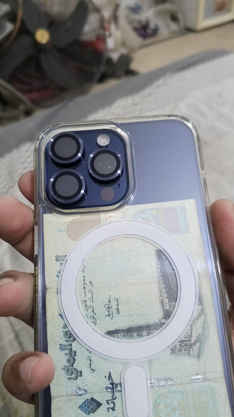 Apple iPhone 15 Pro Max 2