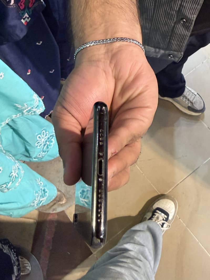 Apple iPhone XS Max 2