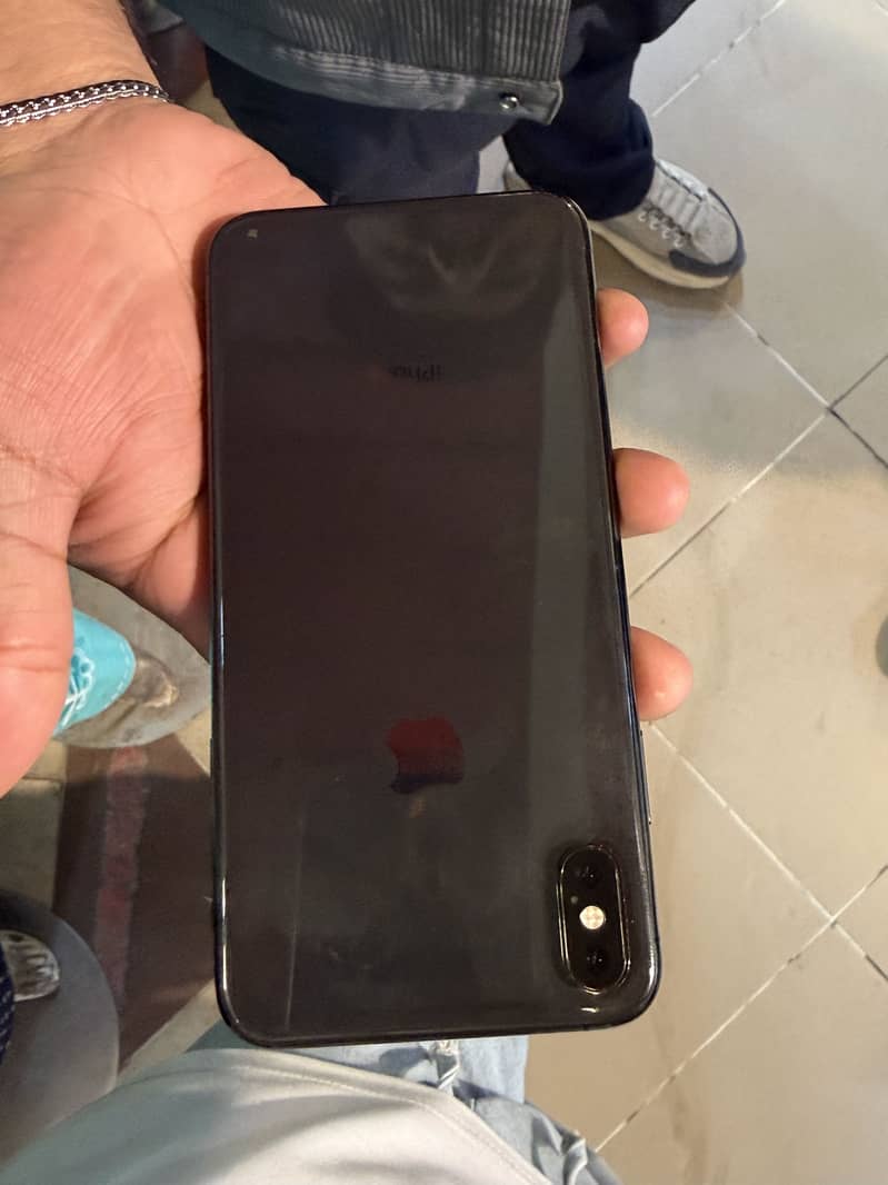 Apple iPhone XS Max 3