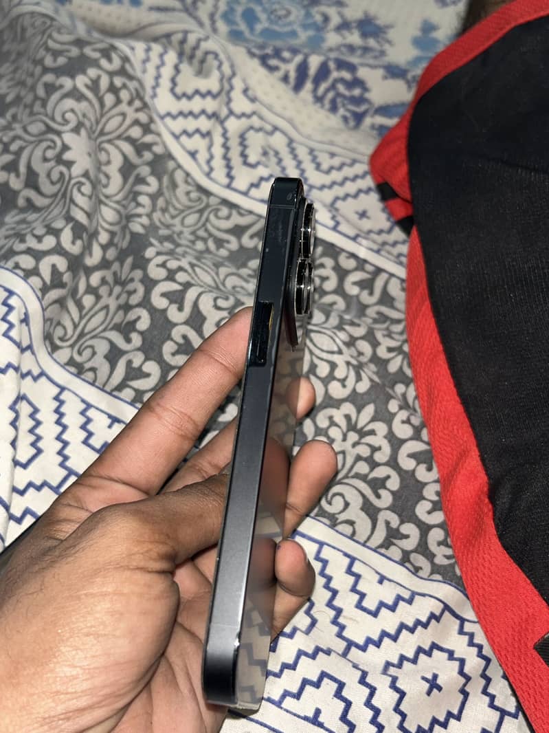 Apple iPhone 14 Pro 1