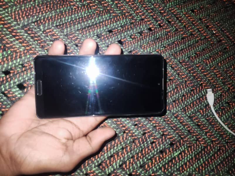 Sharp Aquos Sense 1