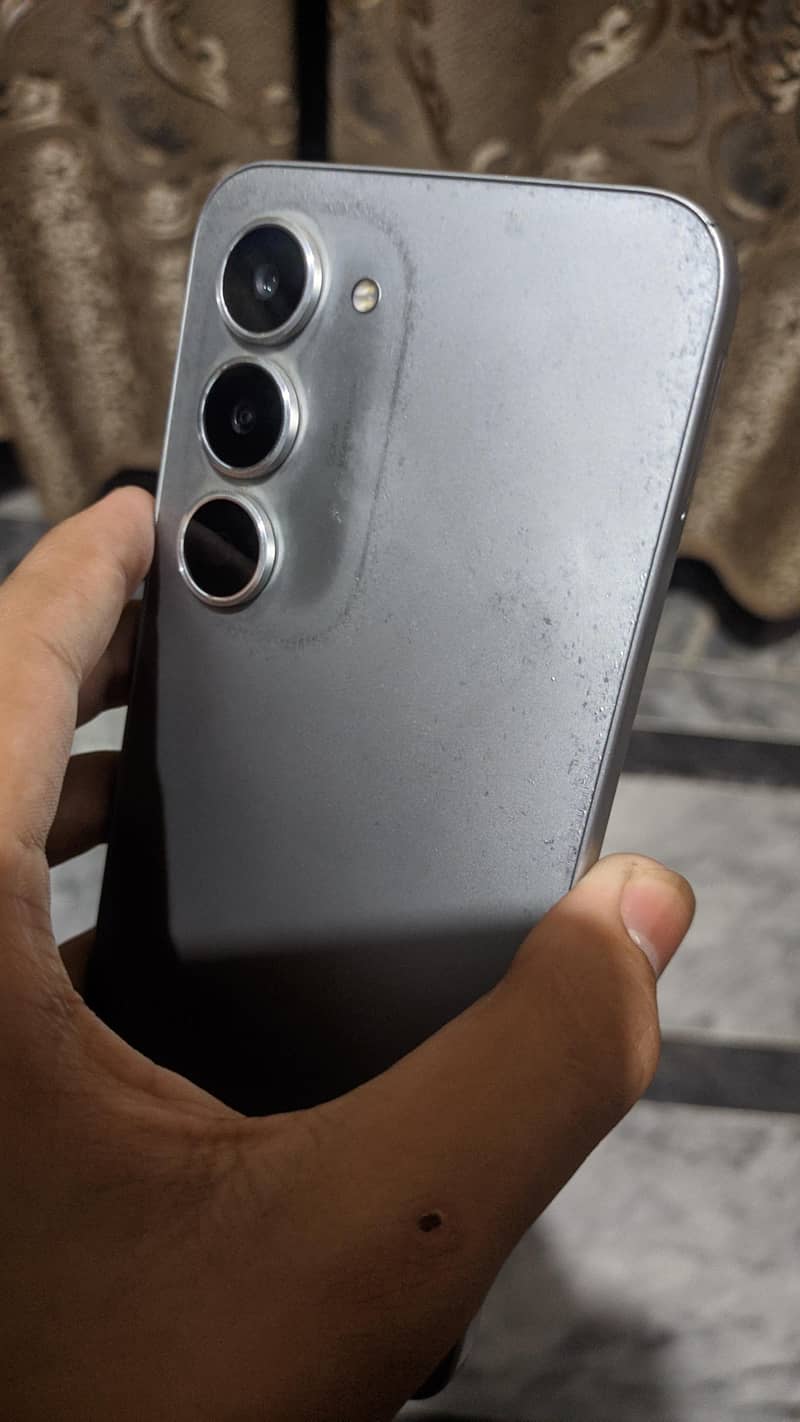 Tecno Spark 40 Pro 0
