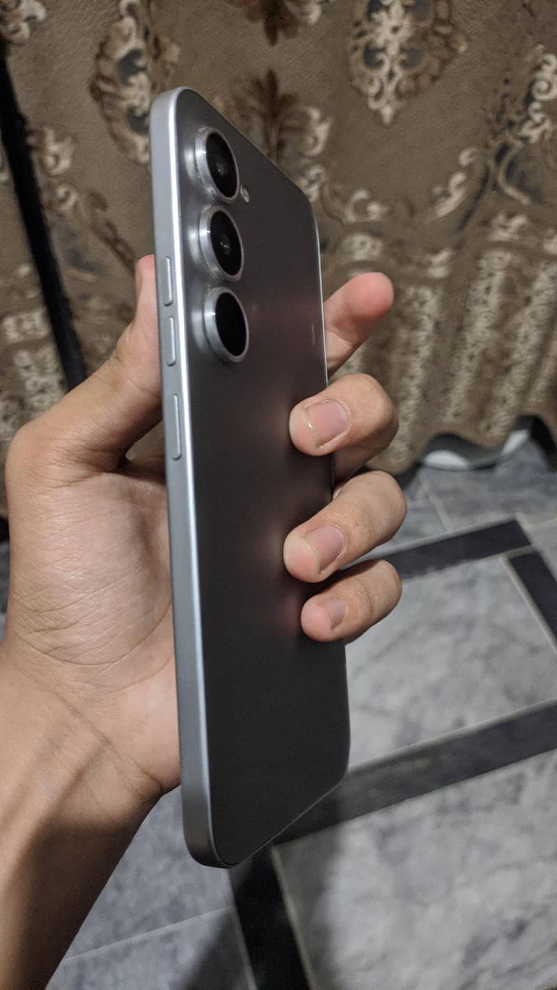 Tecno Spark 40 Pro 4