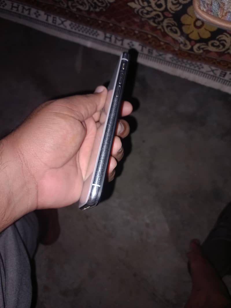 Apple iPhone X 3