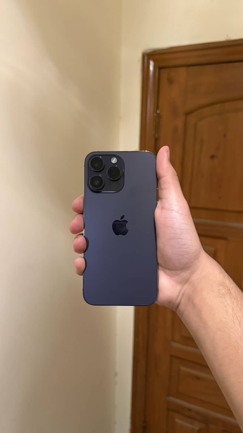 Apple iPhone 14 Pro Max 1