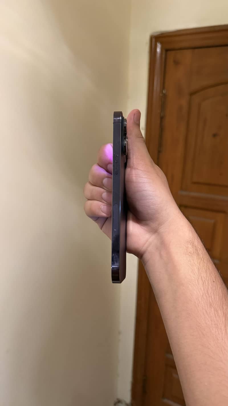 Apple iPhone 14 Pro Max 4