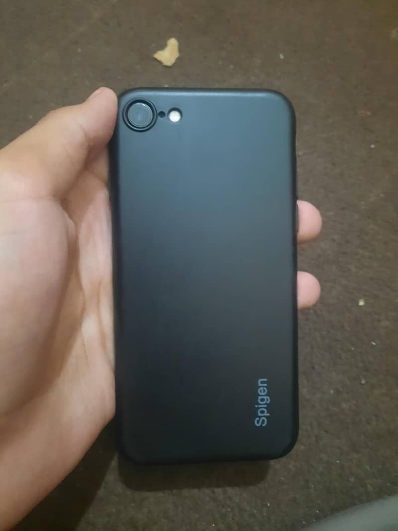 Apple iPhone 7 1
