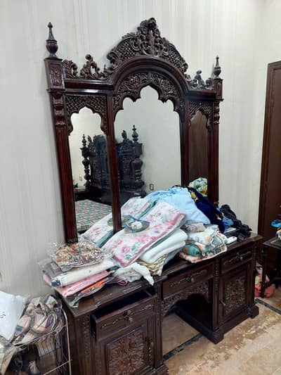 chiniot wood material