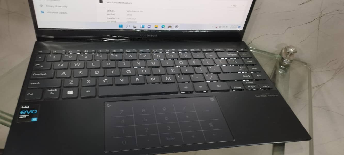 Asus Zenbook 8