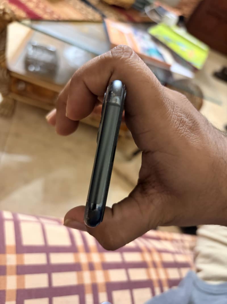 Apple iPhone 11 Pro 2