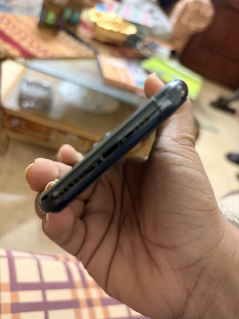 Apple iPhone 11 Pro 3