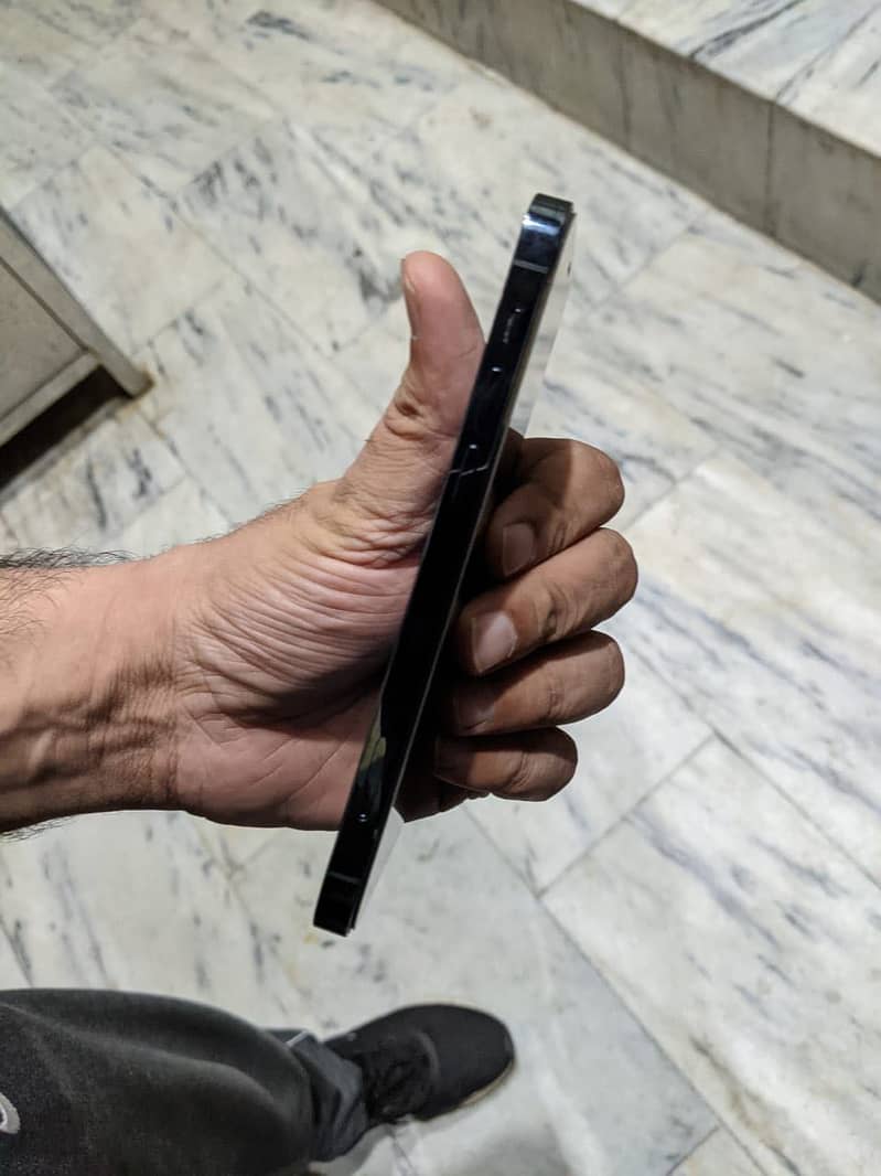 Apple iPhone 12 Pro 2