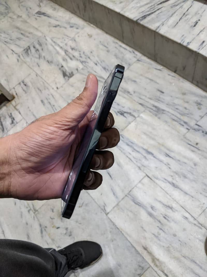 Apple iPhone 12 Pro 3