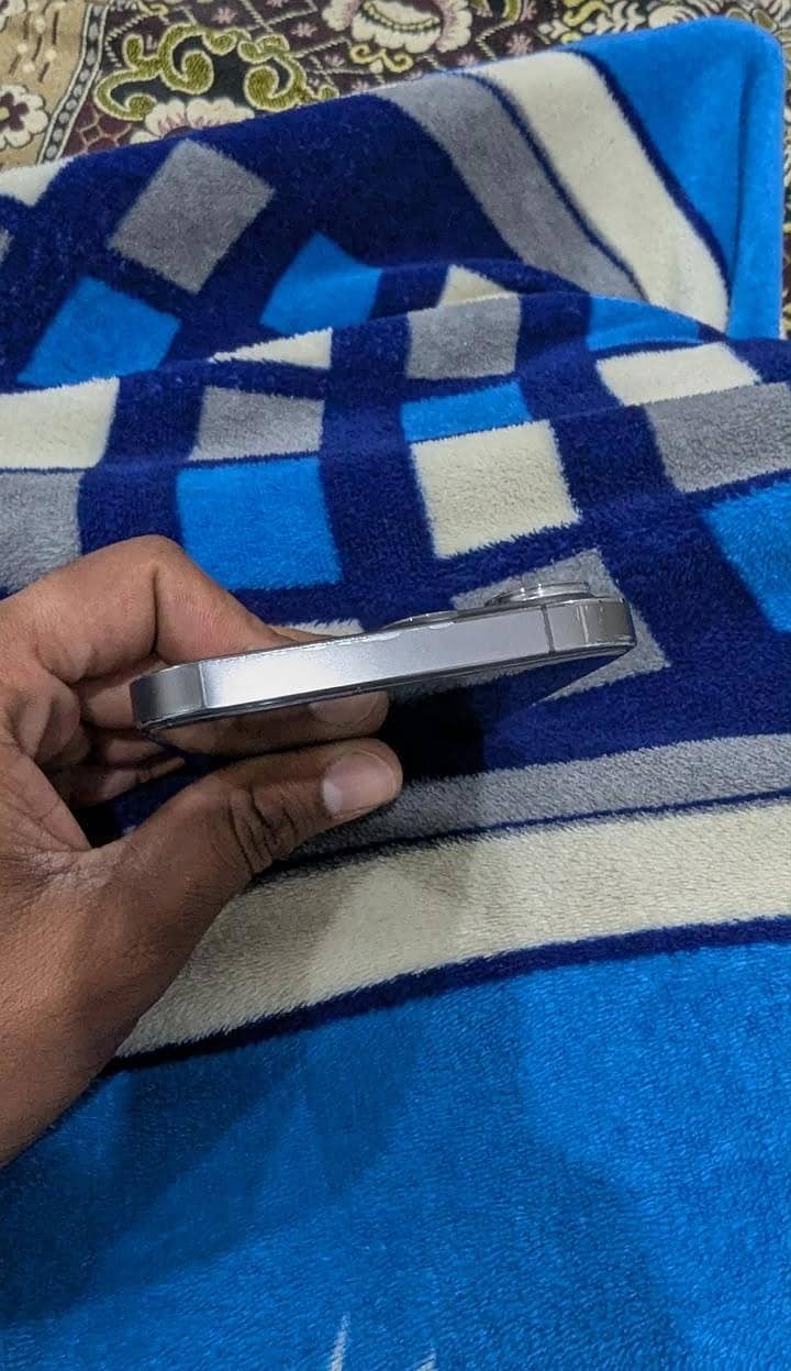 Apple iPhone 13 Pro Max 3