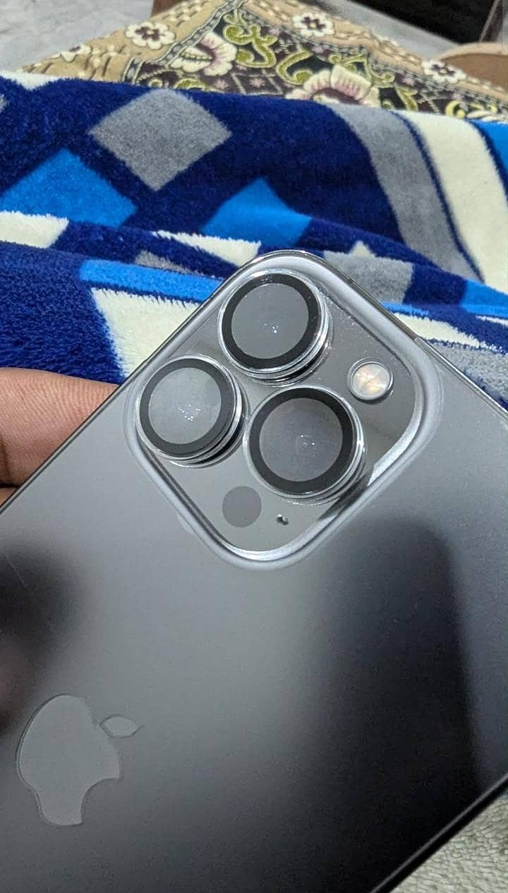 Apple iPhone 13 Pro Max 5