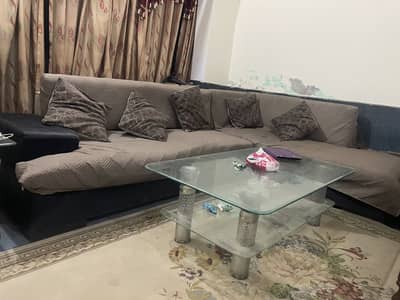 L shape 5 seat sofa with 5 cushions with cover