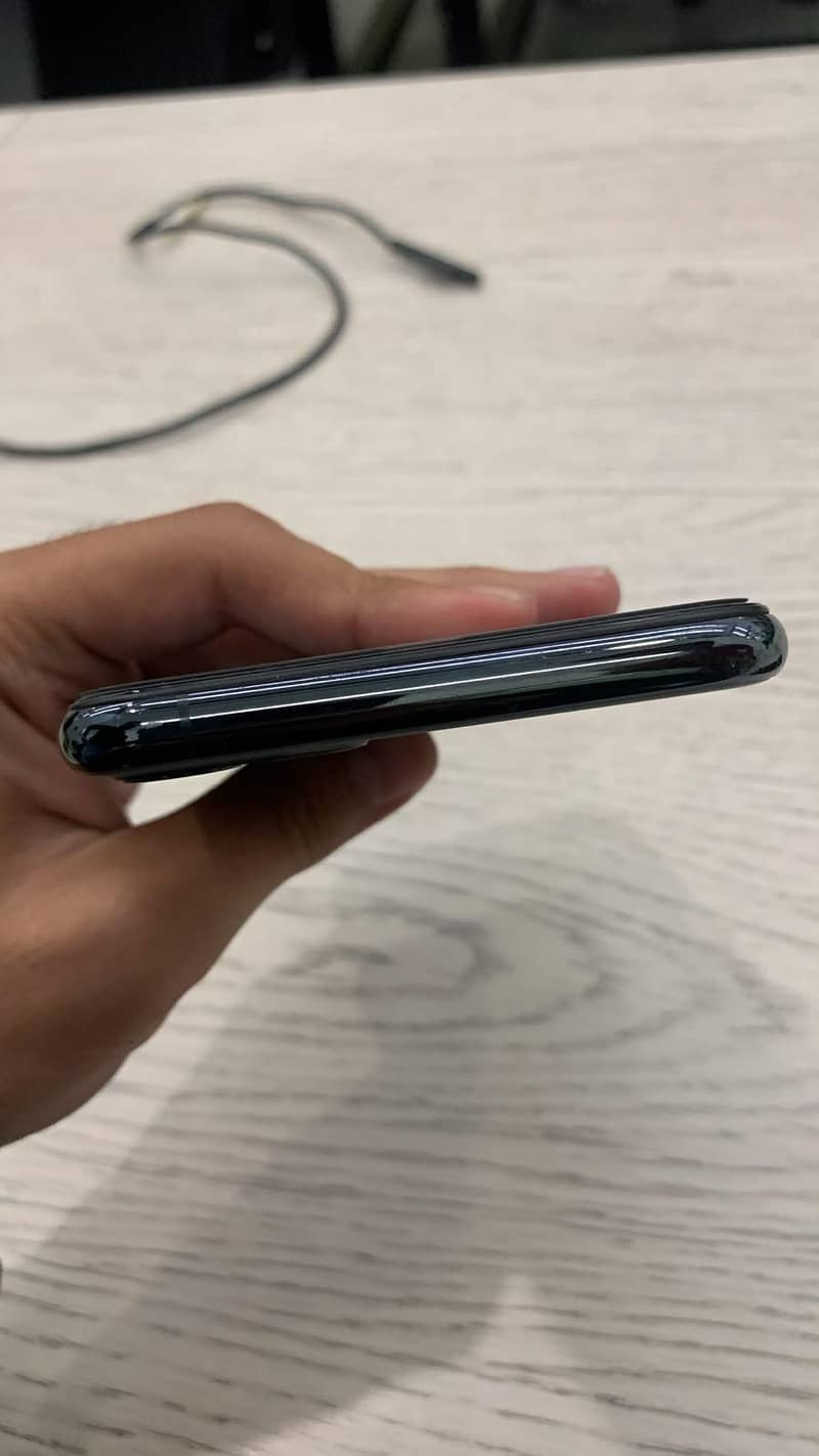 Apple iPhone 11 Pro Max 3