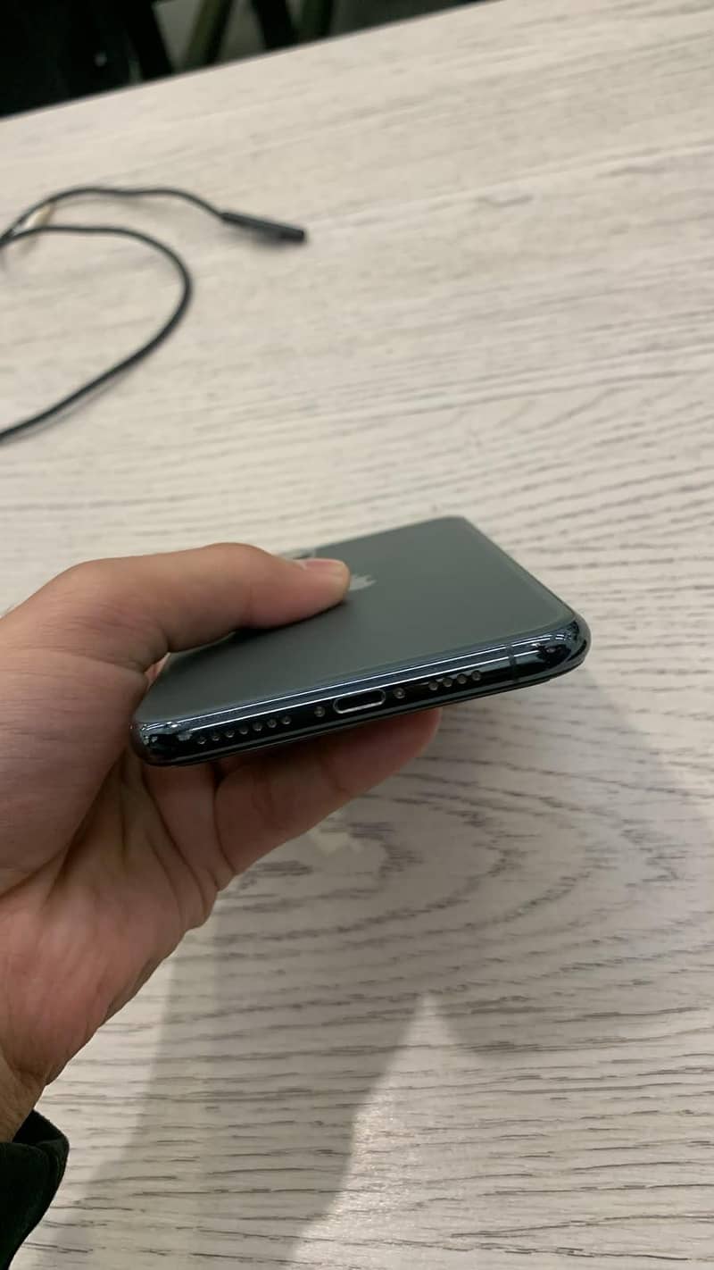Apple iPhone 11 Pro Max 8