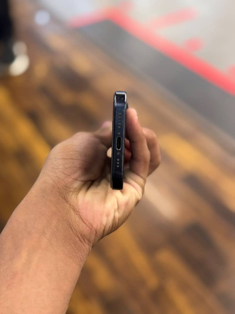Apple iPhone 15 Pro 3