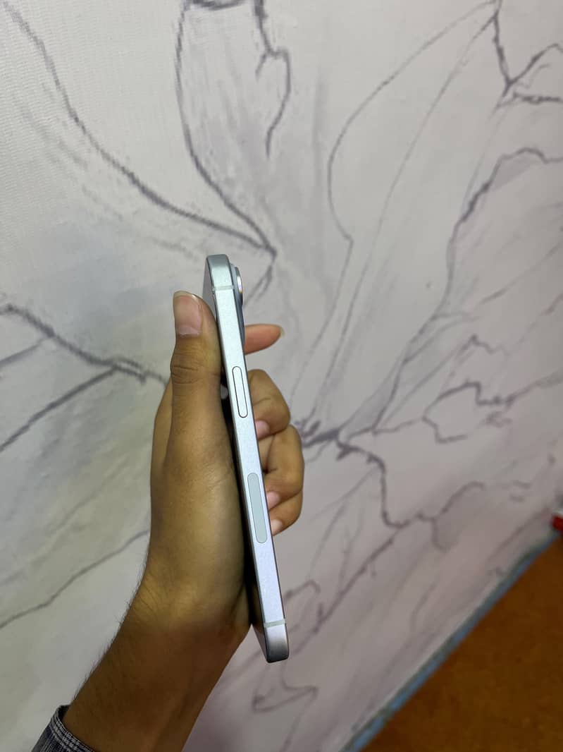 Apple iPhone 15 3
